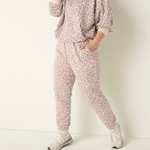 🆕 VS PINK HIGH WAIST CAMPUS JOGGER